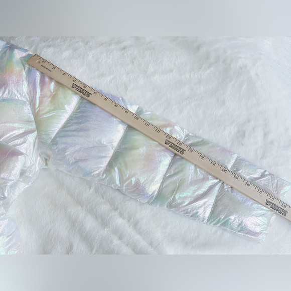 Double Zero Back To Me Chrome Puffer Jacket Coat Women’s Size M White Iridescent - Picture 11 of 12